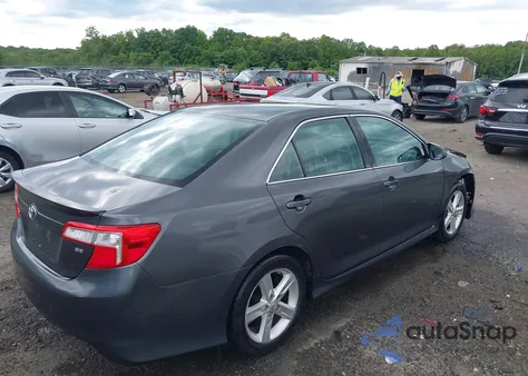 2013 Toyota Camry Se z USA, uszkodzony, nr VIN 4T1BF1FK5DU651690